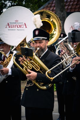 eos06201-standard.jpg