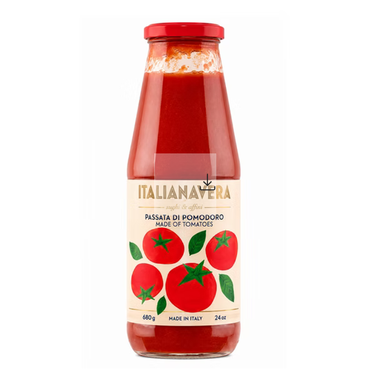 Passata van tomaten in halsfles