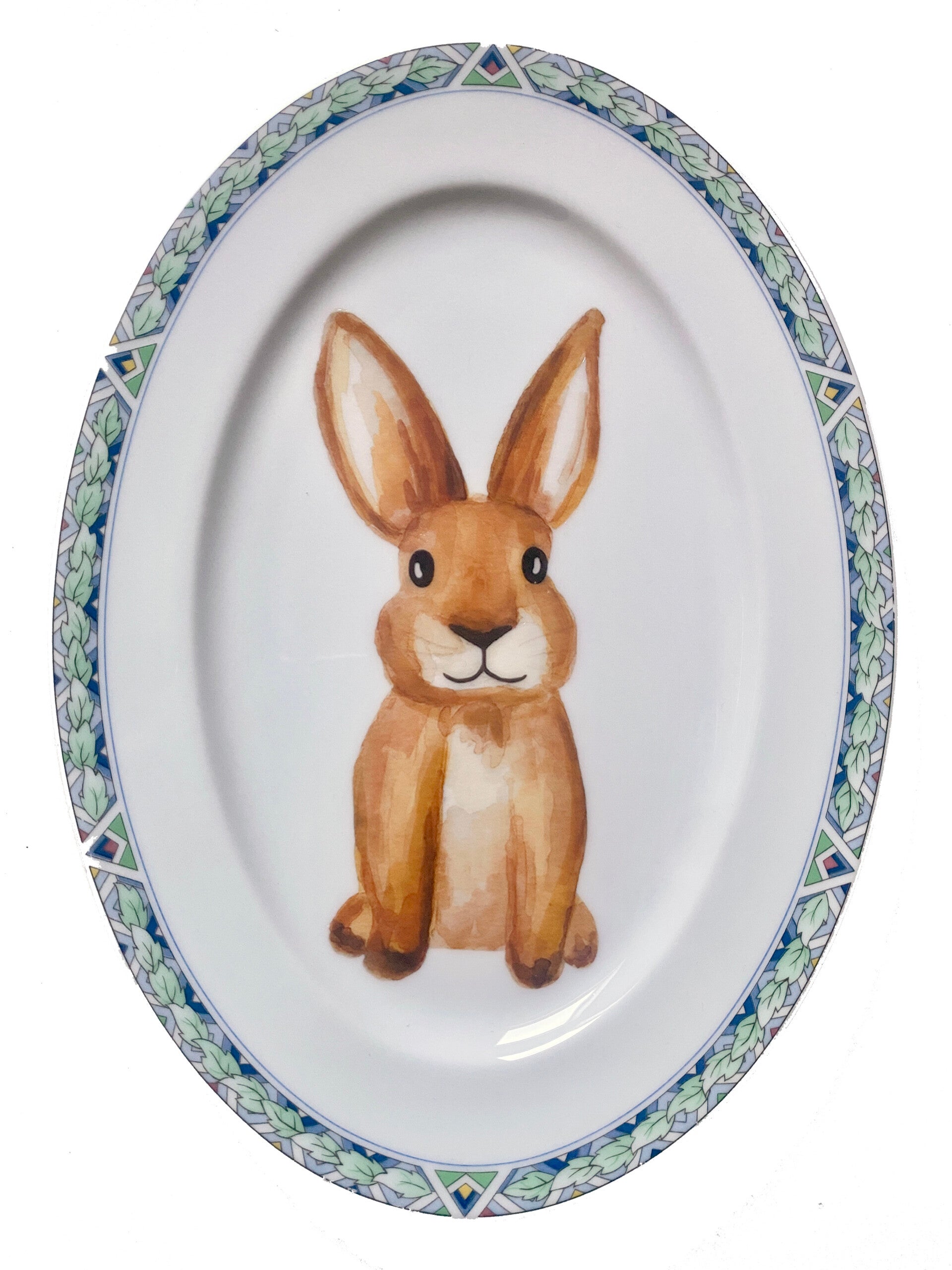 Konijn op ovaal bord met blauwe rand