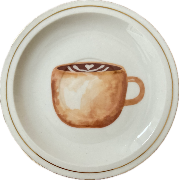 Koffie op schotel met dubbele gouden rand