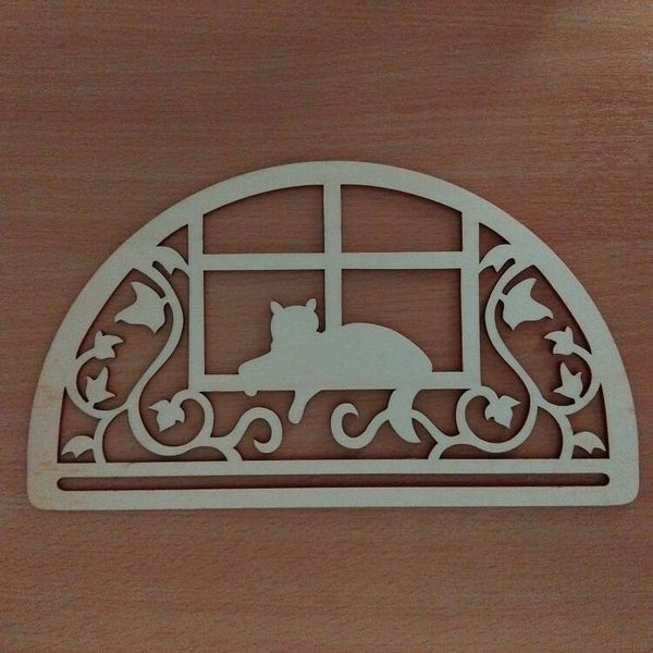 Cintre en bois motif chat a la fenetre