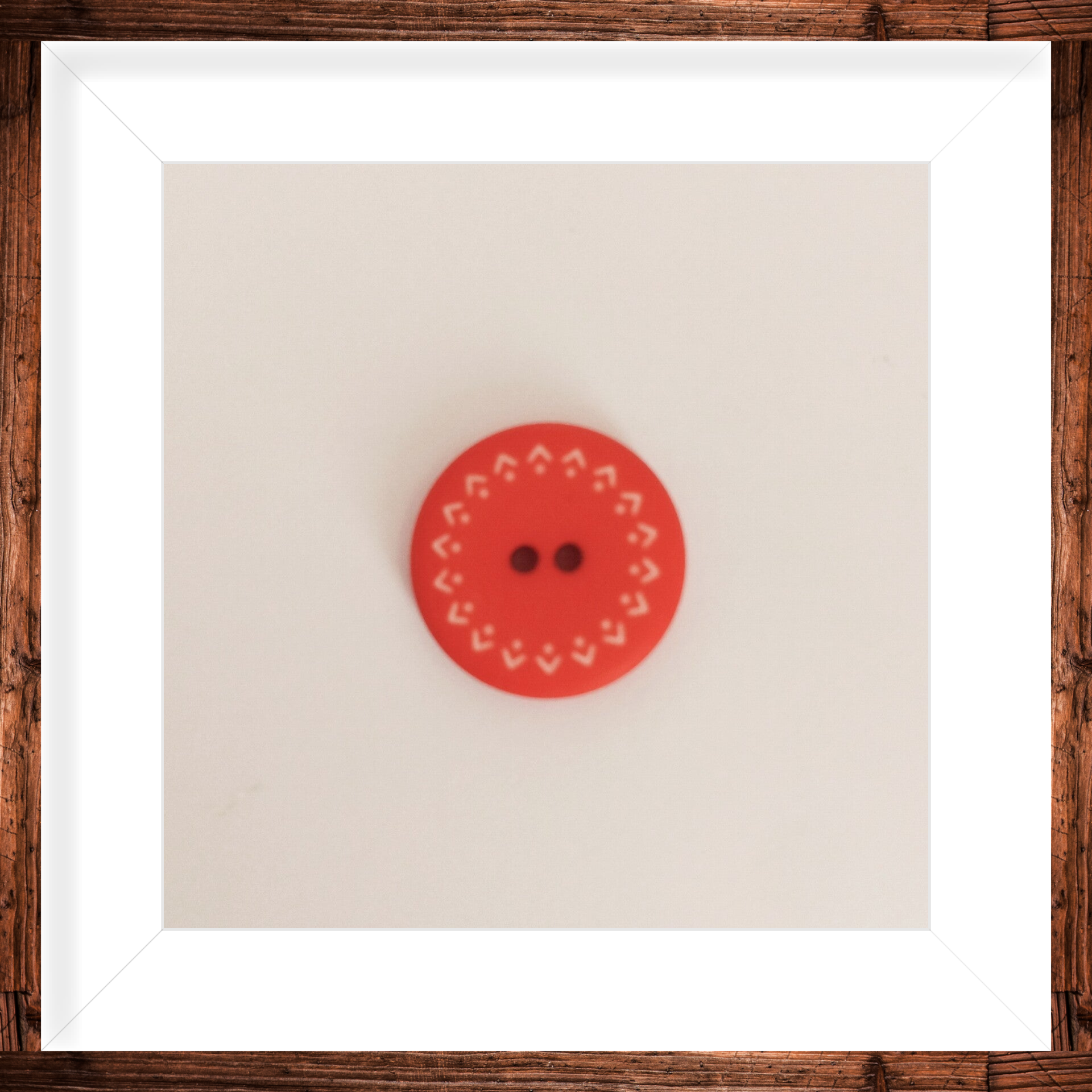 Bouton rond 15mm rouge effet dentelle