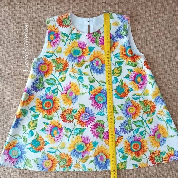 Robe enfant motifs dahlias boutonnee dos