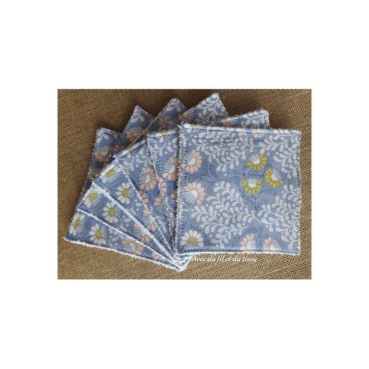 six lingettes fleurs fond bleu