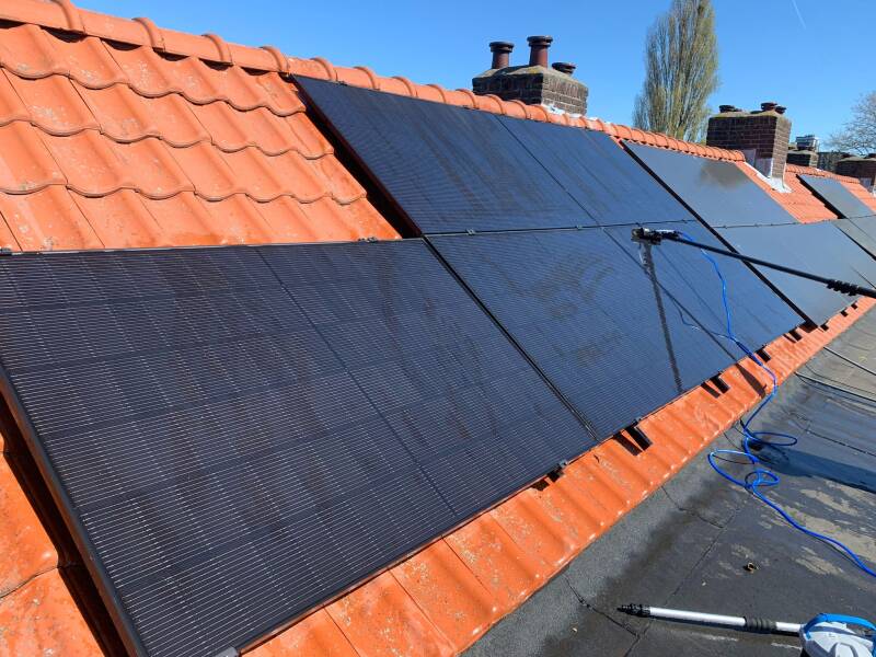zonnepanelen reinigen vlaardingen