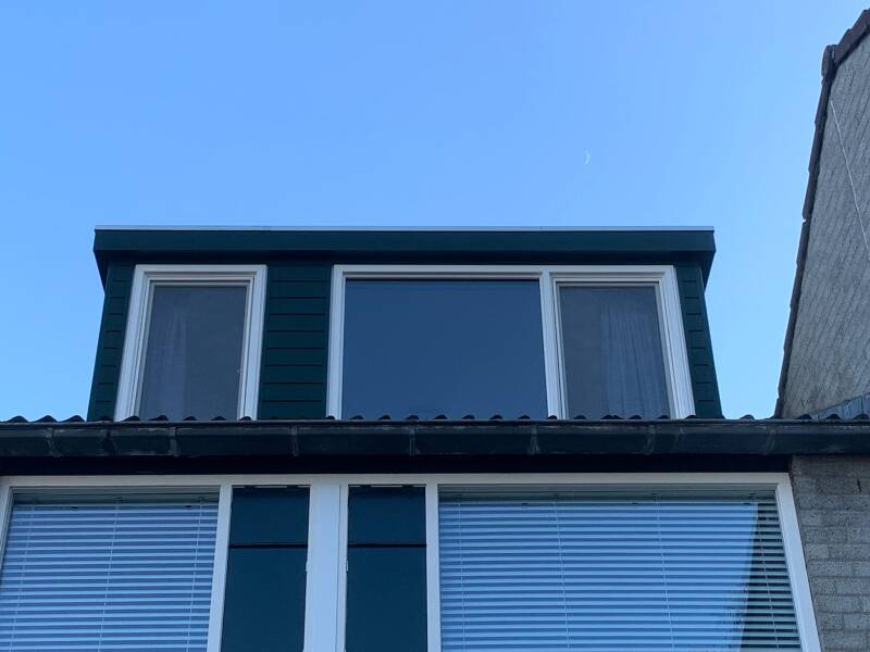 Professionele dakkapel reiniging in Vlaardingen door AllesDak