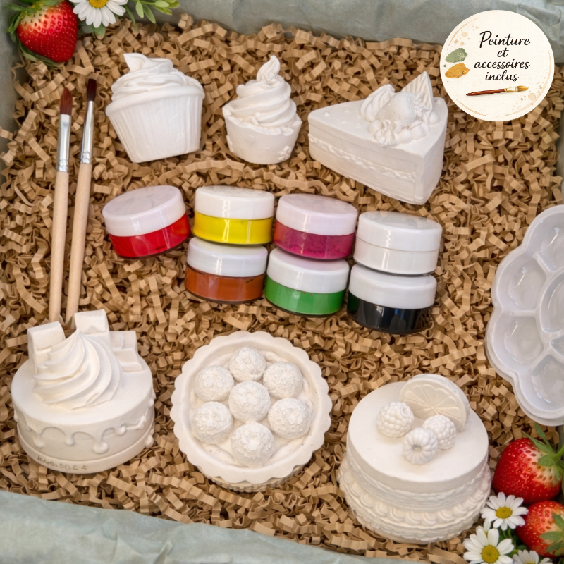Figurines gourmandes à peindre en plâtre avec cupcakes, gâteaux, tartelettes et meringues dans un univers sucré et créatif