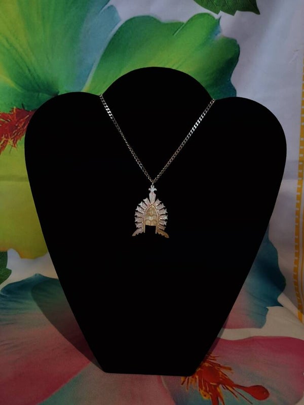 Headdress ( Dhoeri ) gold lip pearl shell