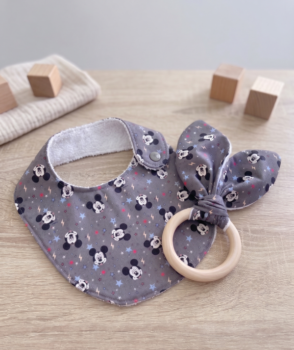 Babero y mordedor Mickey