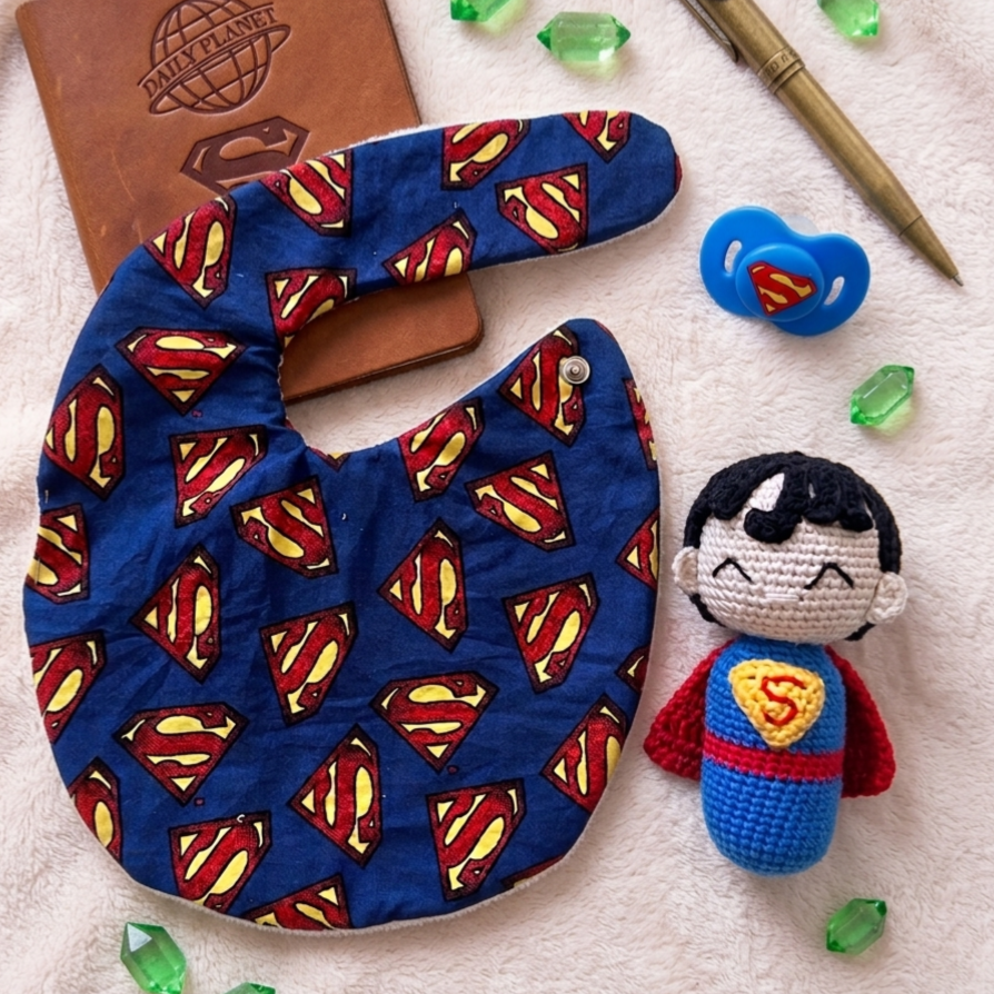 Kit Superman: chupete, sonajero y babero