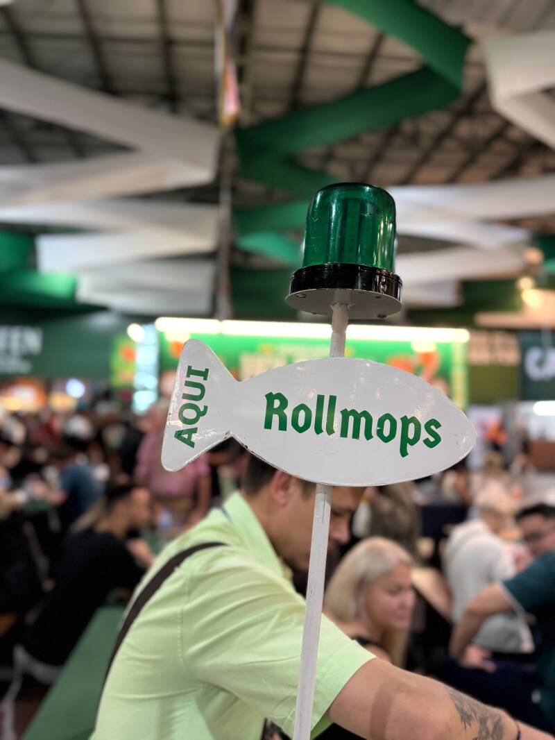 Verkaufsstand mit der Aufschrift Rollmops