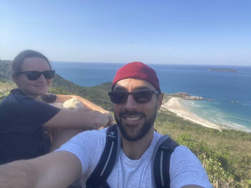 Ich und meine Frau bei einer Wanderung im Winter in Florianopolis