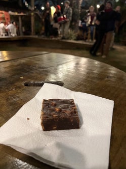 Süßes Erdnussgebäck aus Brasilien (Pé da Moca)