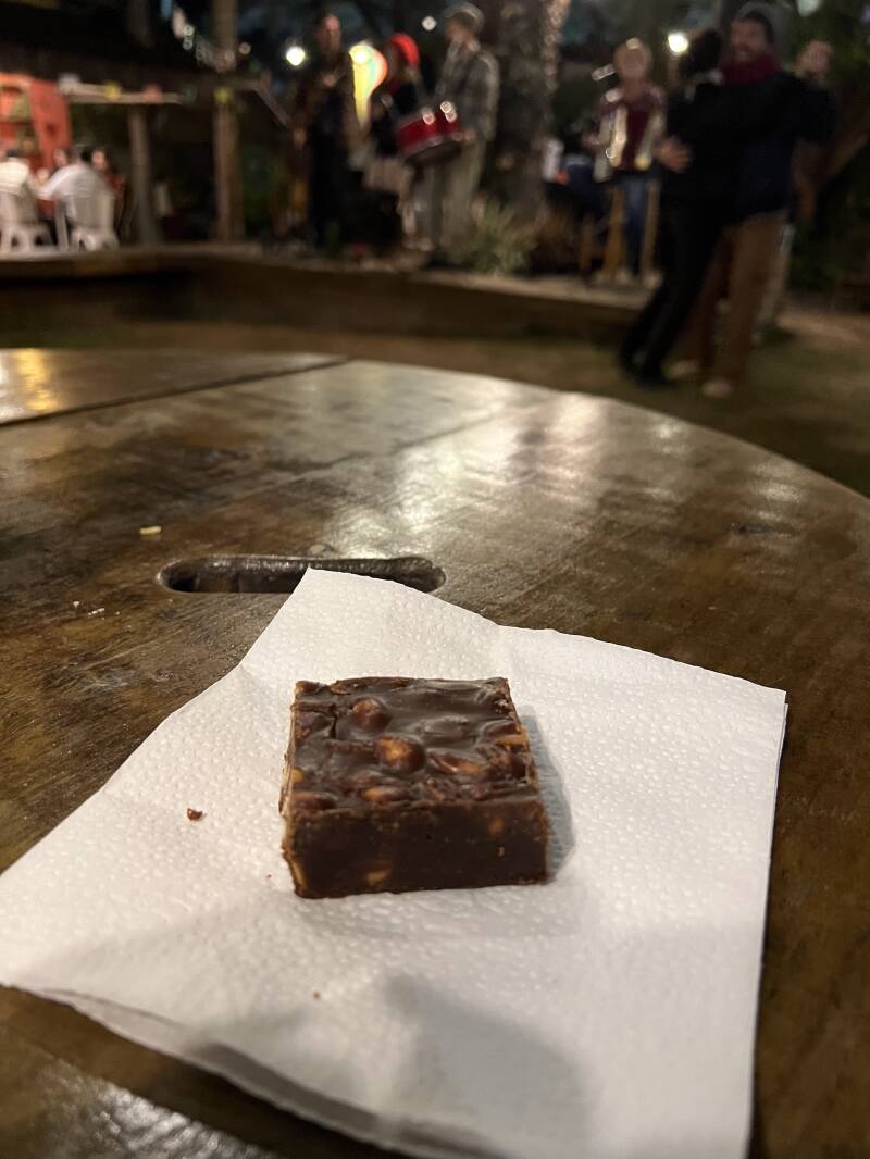 Süßes Erdnussgebäck aus Brasilien (Pé da Moca) 