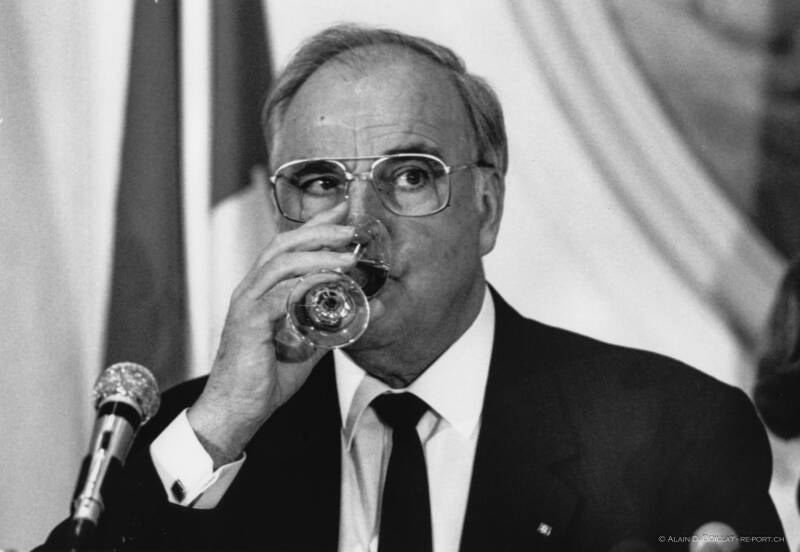 kohl-helmut-d-1989-14-04-standard-fbbt4k.jpg