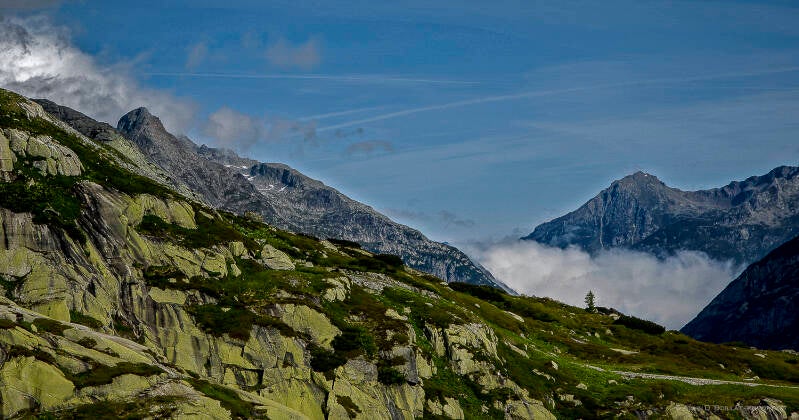 oweb_15_72_website-re_port_1500_72_htr_b12_milestone_grimsel_01-standard-w2ulpt.jpg