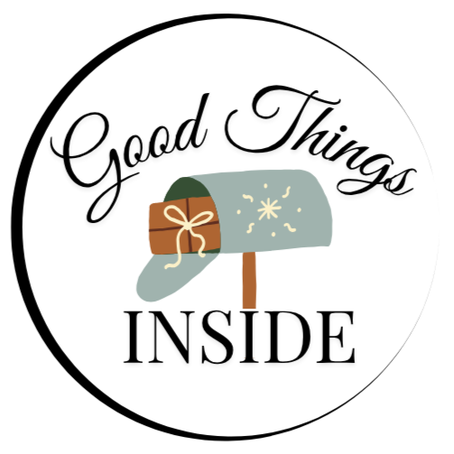 het logo van goodthingsinside tekst met een brievenbus met een pakketje