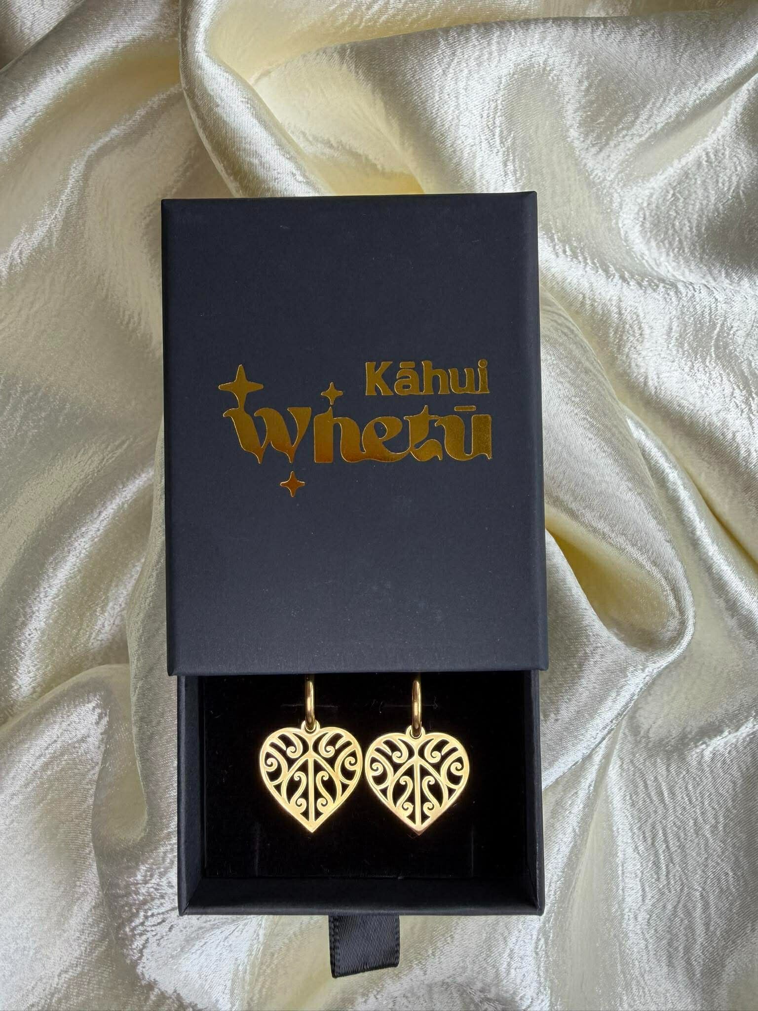 Pūmanawa Cut out