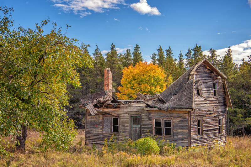 10-imgp2889-my-old-fallen-apart-house-standard-co2ccq.jpg