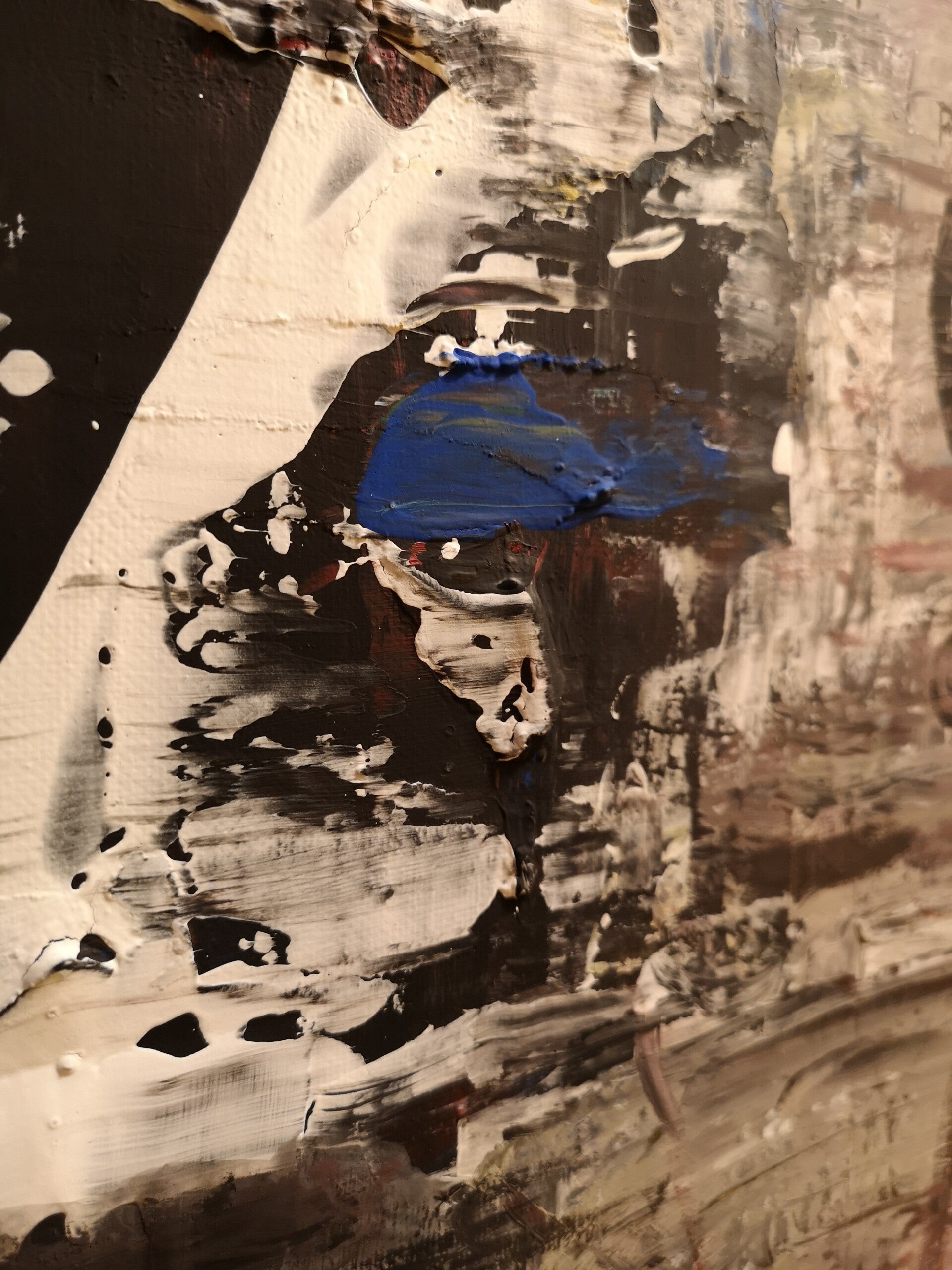 Blanchedal- mond 	 Mandelweiß 	 Almendra Pálido 	 Amande Pâle    	Blue 	  Blau 	 Azul 	 Bleu 	