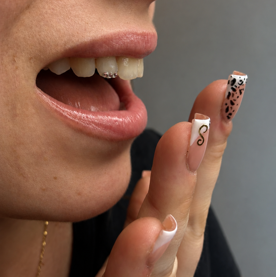 Luxani Studio Tooth Gems
