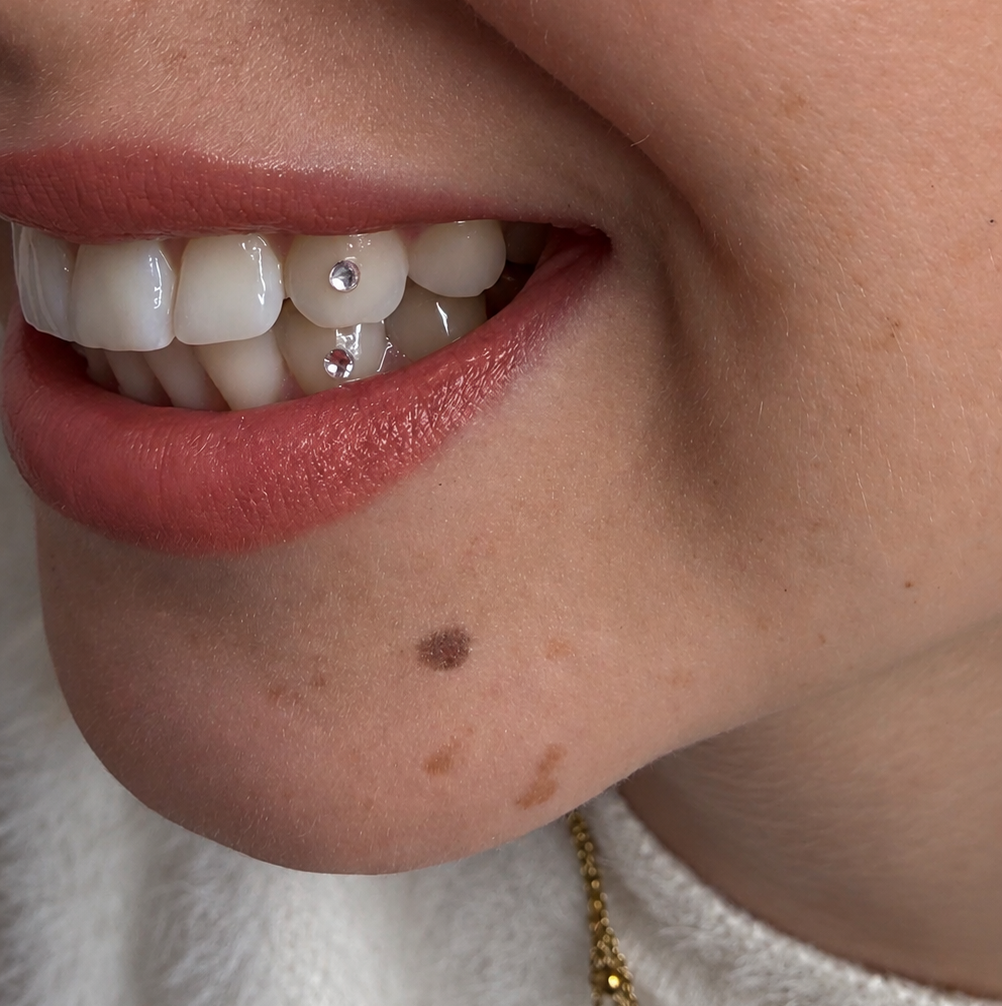 Luxani Studio Tooth Gem