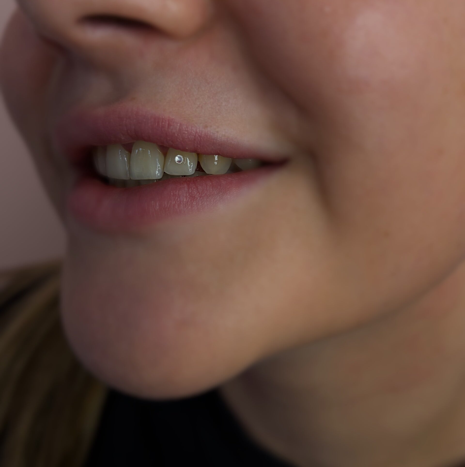 Luxani Studio Tooth Gem Design