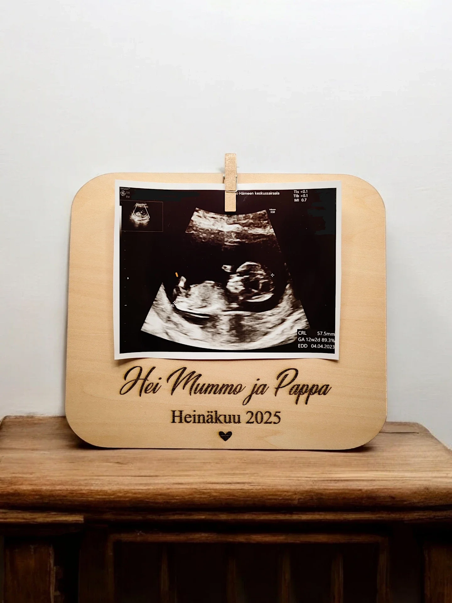 Raskausilmoitus lahja – Puinen clipboard omalla tekstillä