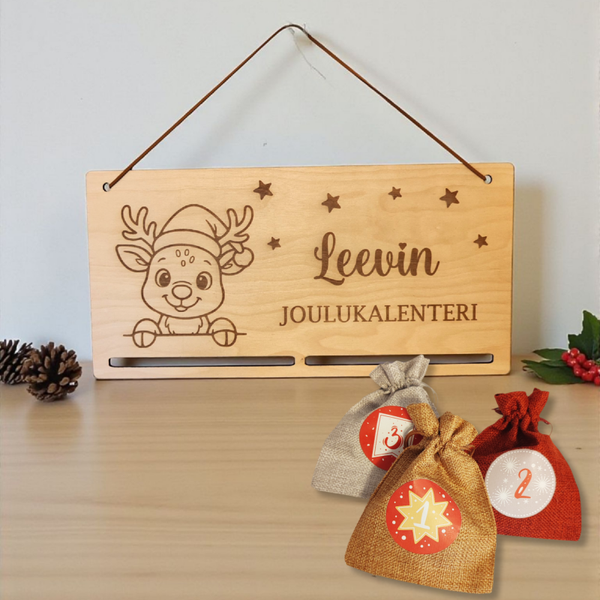 Personoitu puinen joulukalenteri