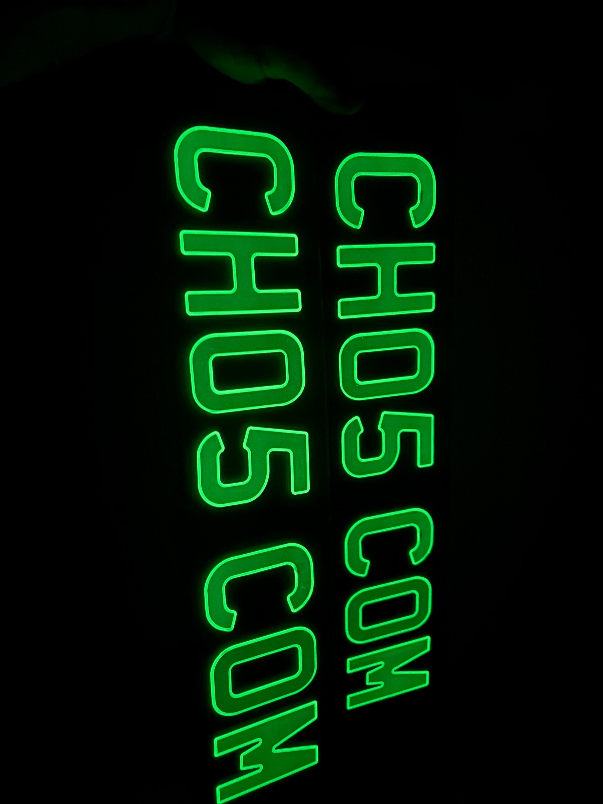 Glow in the dark show plates