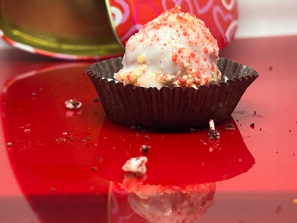 5 Strawberry Cake Truffles