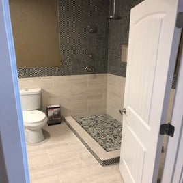 tucker-bath-standard-31jlzv.jpg