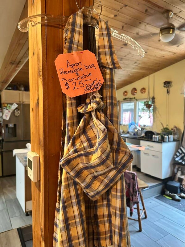 Shirt apron gift package