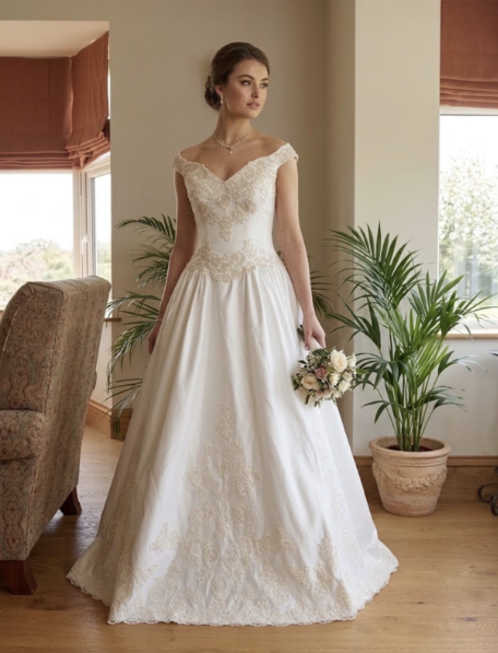 Forever Yours USA Size 6