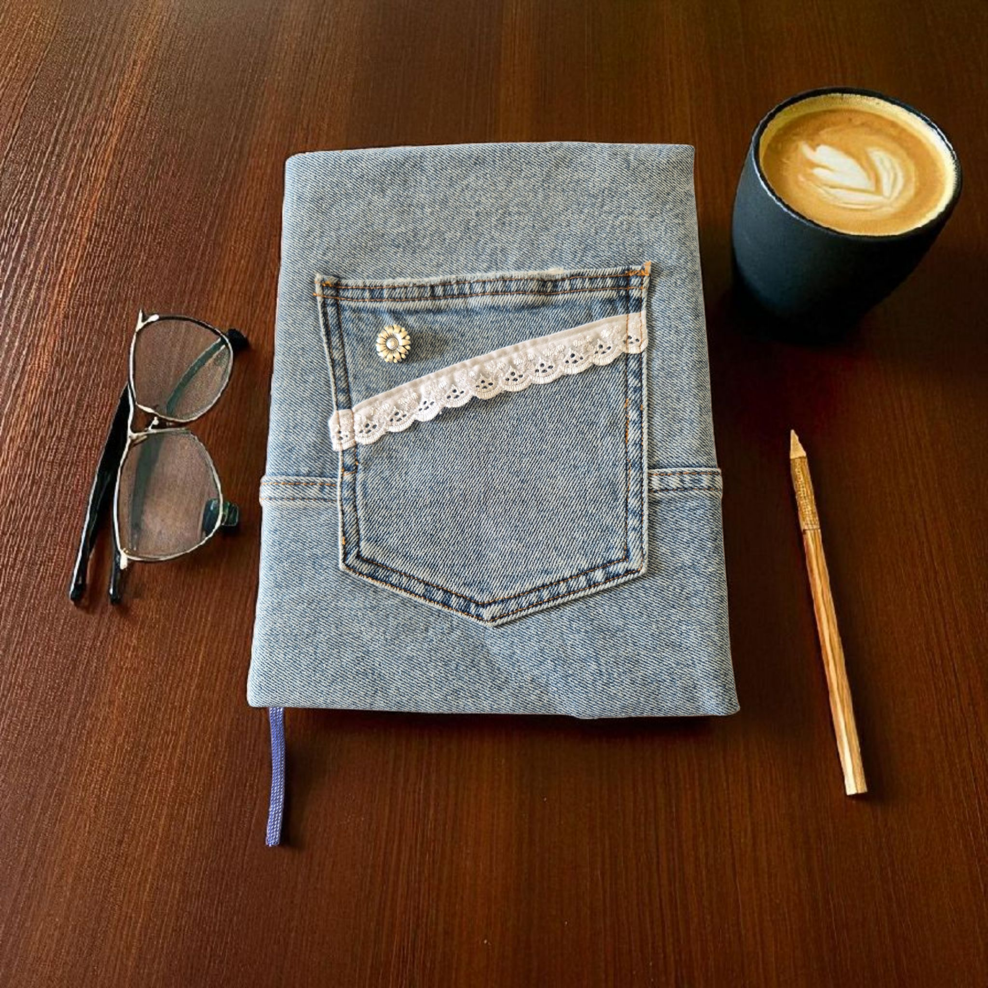 Jeanius Buchhülle hellblau mit Edelweiss