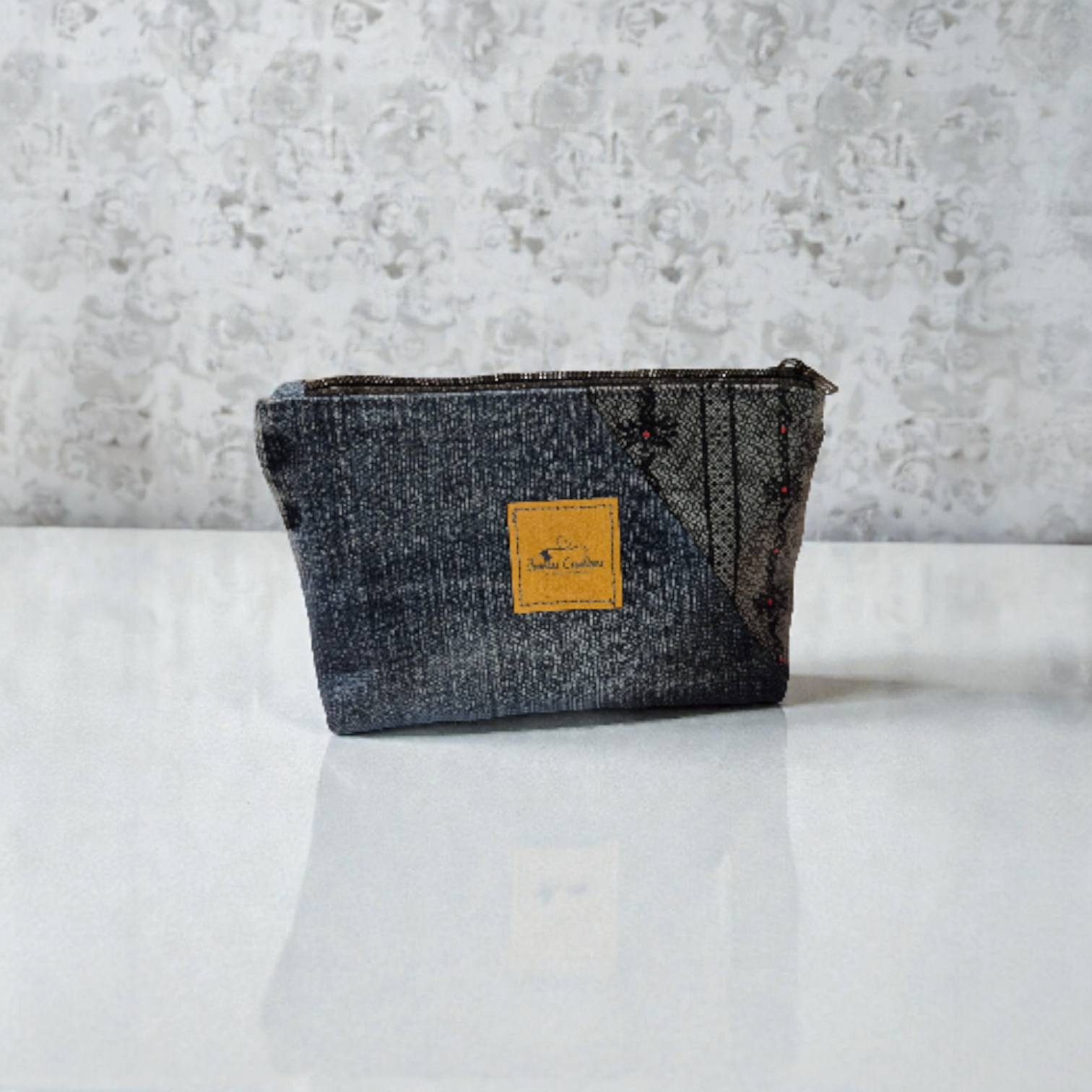 Schminktäschchen mit Edelweiss grau