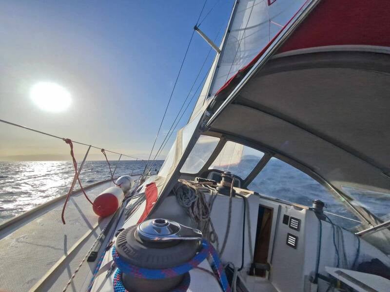 Venez découvrir la navigation ou vous perfectionner lors d'une croisière sur notre Salona 45