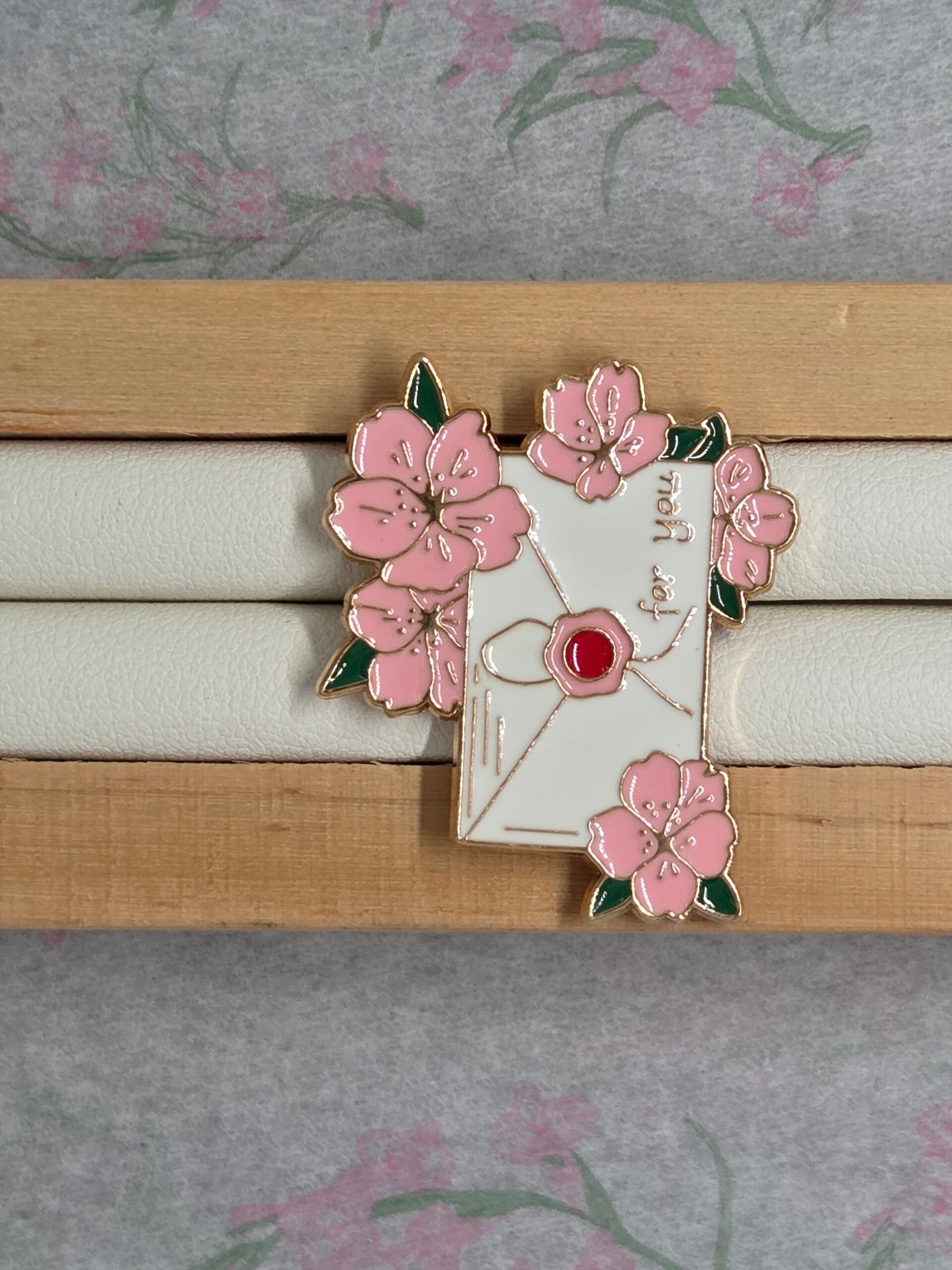 Pin's lettre cœur