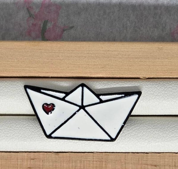 Pin’s Bateau en Papier