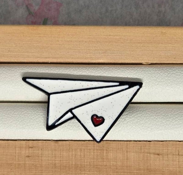 Pin’s Avion en Papier