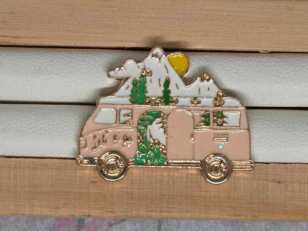 Pin’s Van Montagne