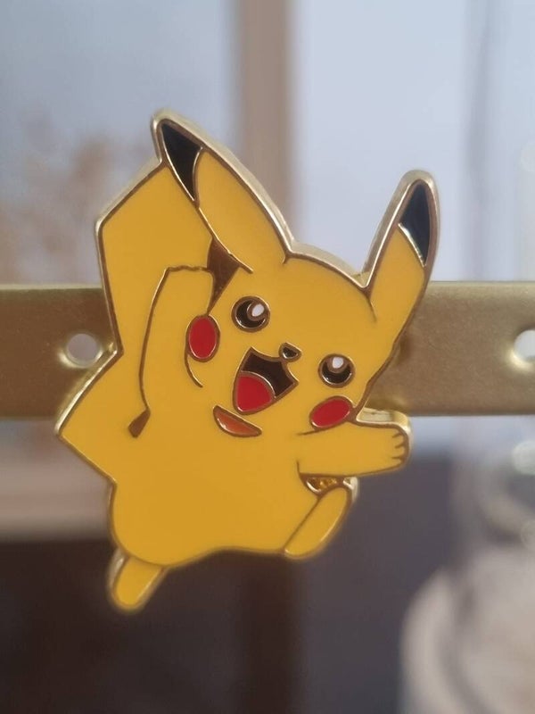 Pin's Pikachu