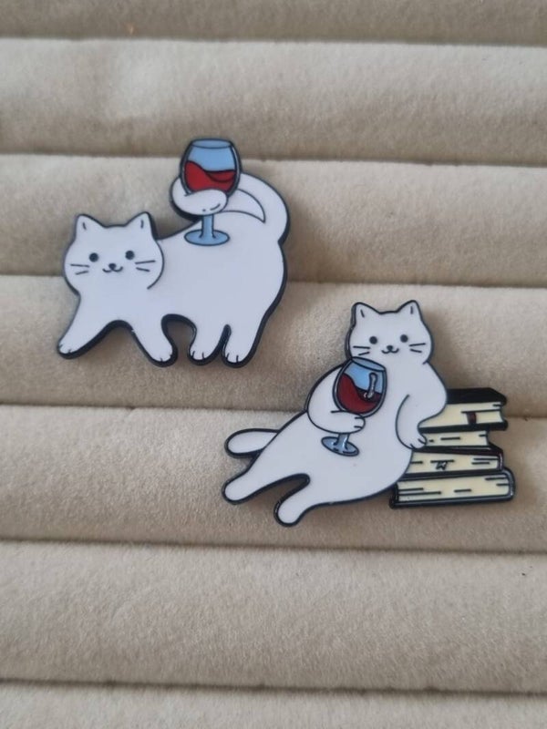 Pin's Chat verre de vin