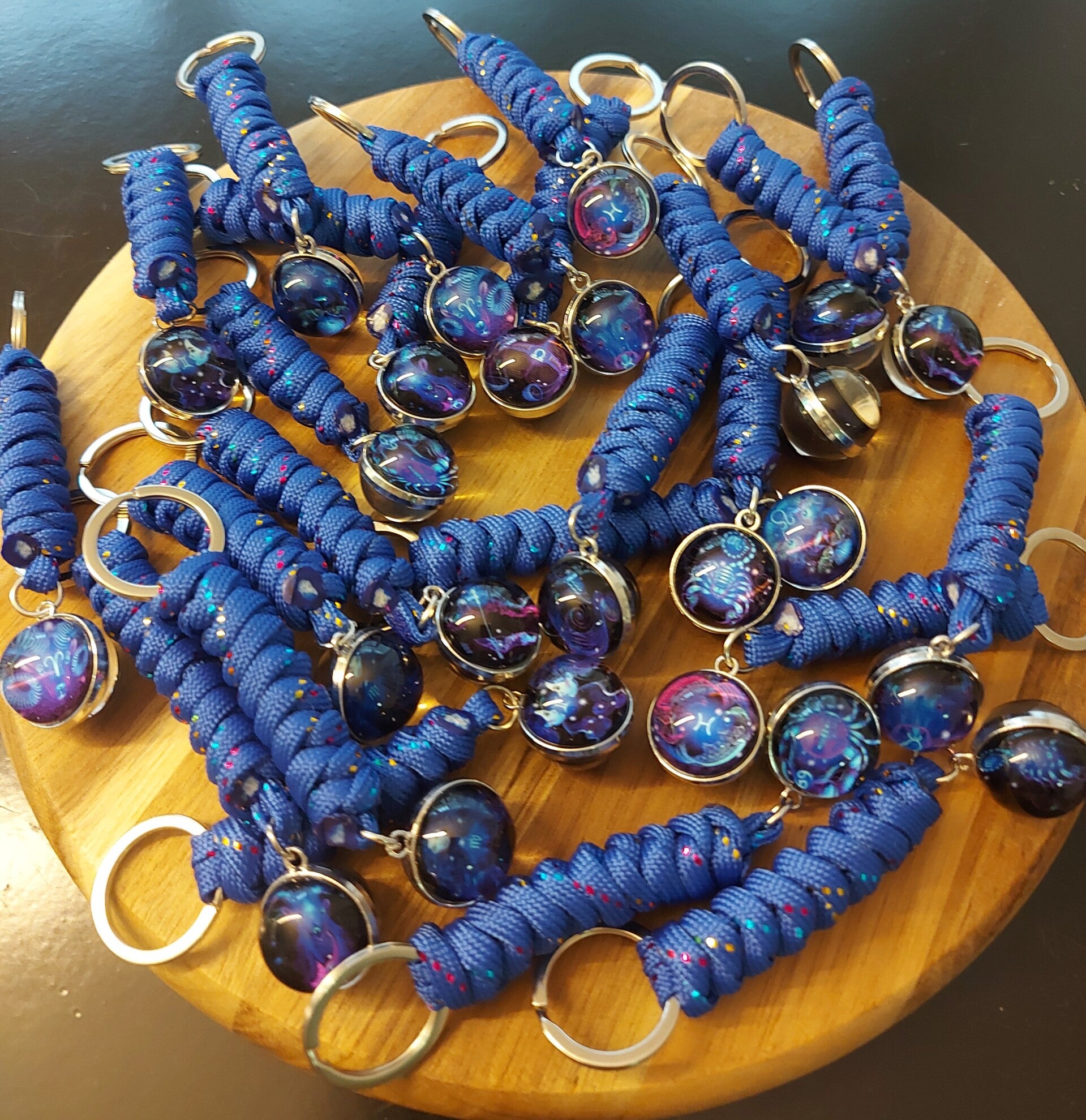 Schlüsselanhänger mit Glaskugel Sternzeichen