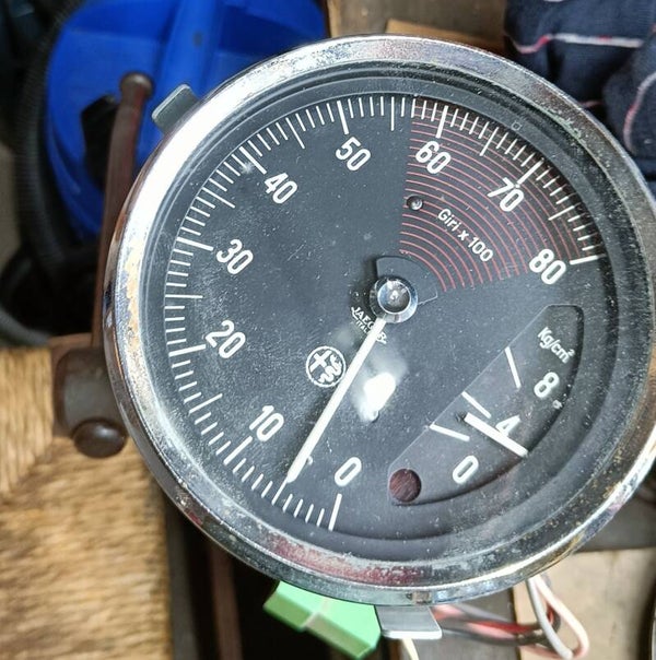 Toerenteller & oliedrukmeter