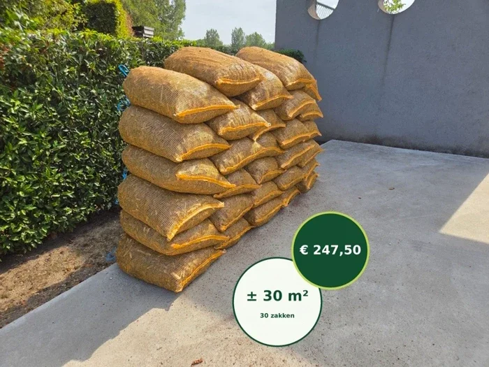 30 zakken boomschors geleverd voor een tuin