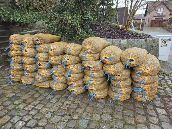 Boomschors zakken grote levering schors tuin project