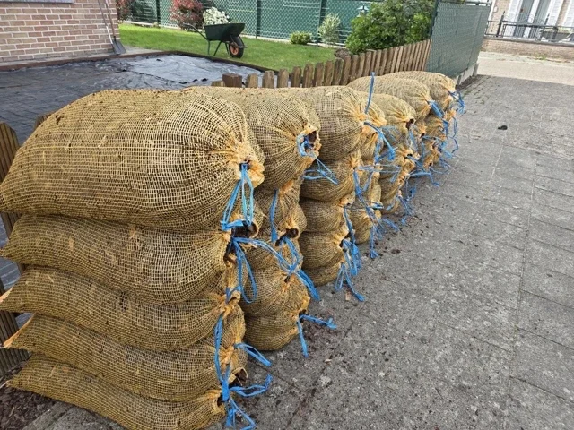 Boomschors geleverd in Aartselaar, 1,8 m³ sierschors voor een tuin