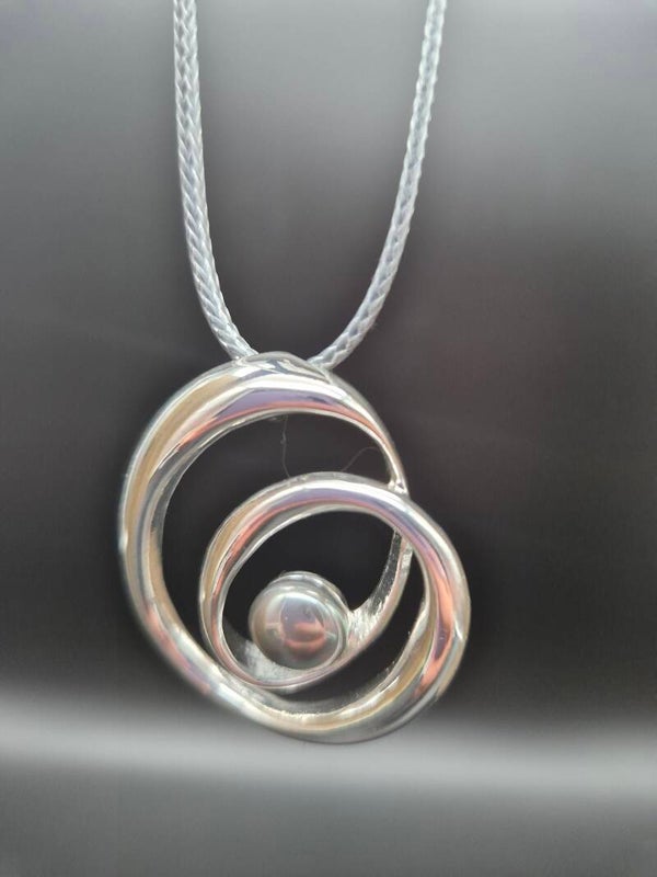 Kette echt Leder, mit Anhänger