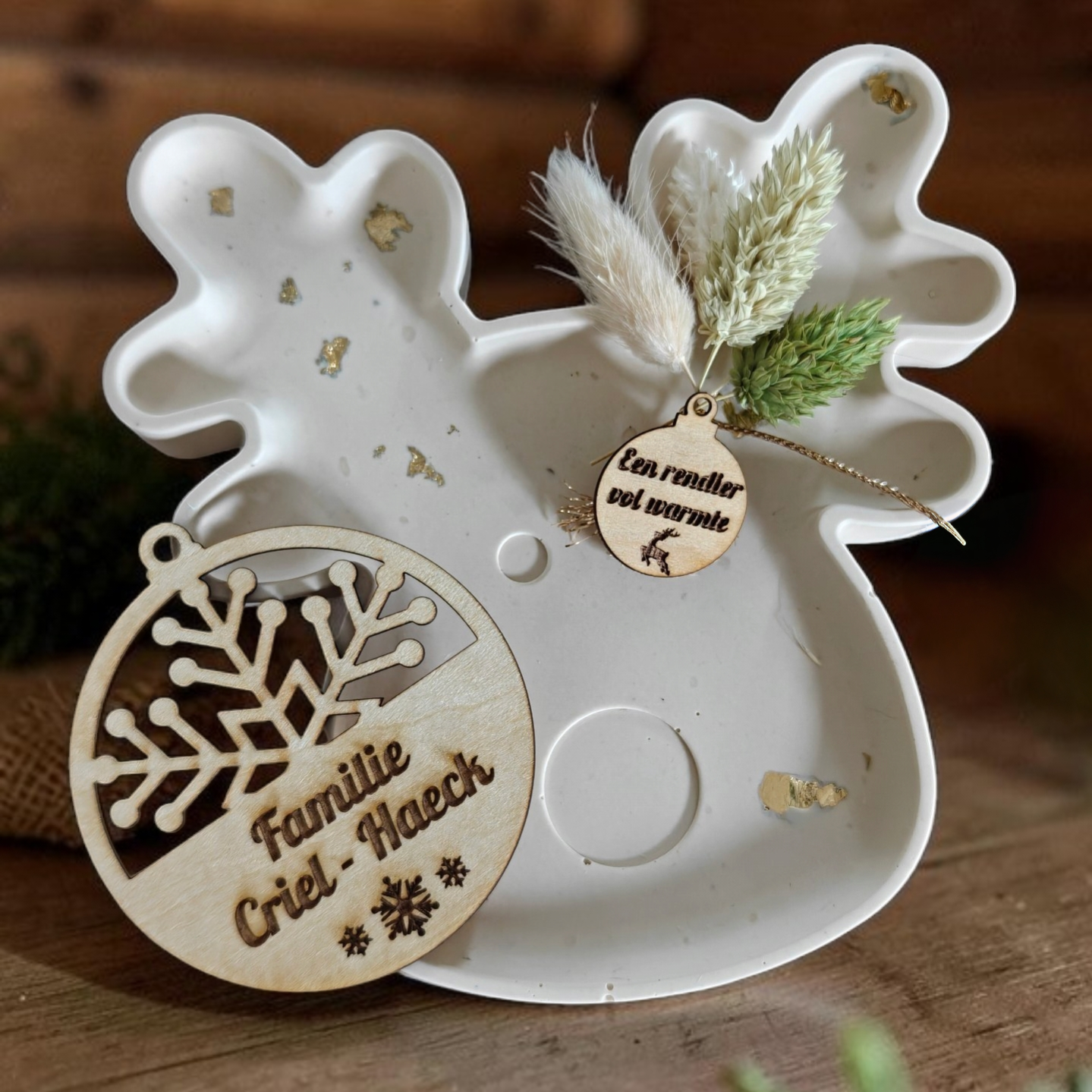 Persoonlijke kerstcadeaubox met schaaltje en houten kerstbal